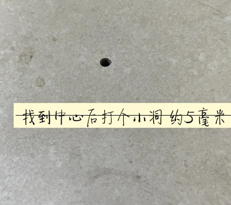 兴化瓷砖空鼓维修公司专业解答在瓷砖铺贴过程中，如果砂料搅拌不均匀，将会带来以下问题